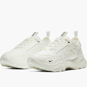 WOMEN'S NIKE TC 7900 CASUAL SHOES